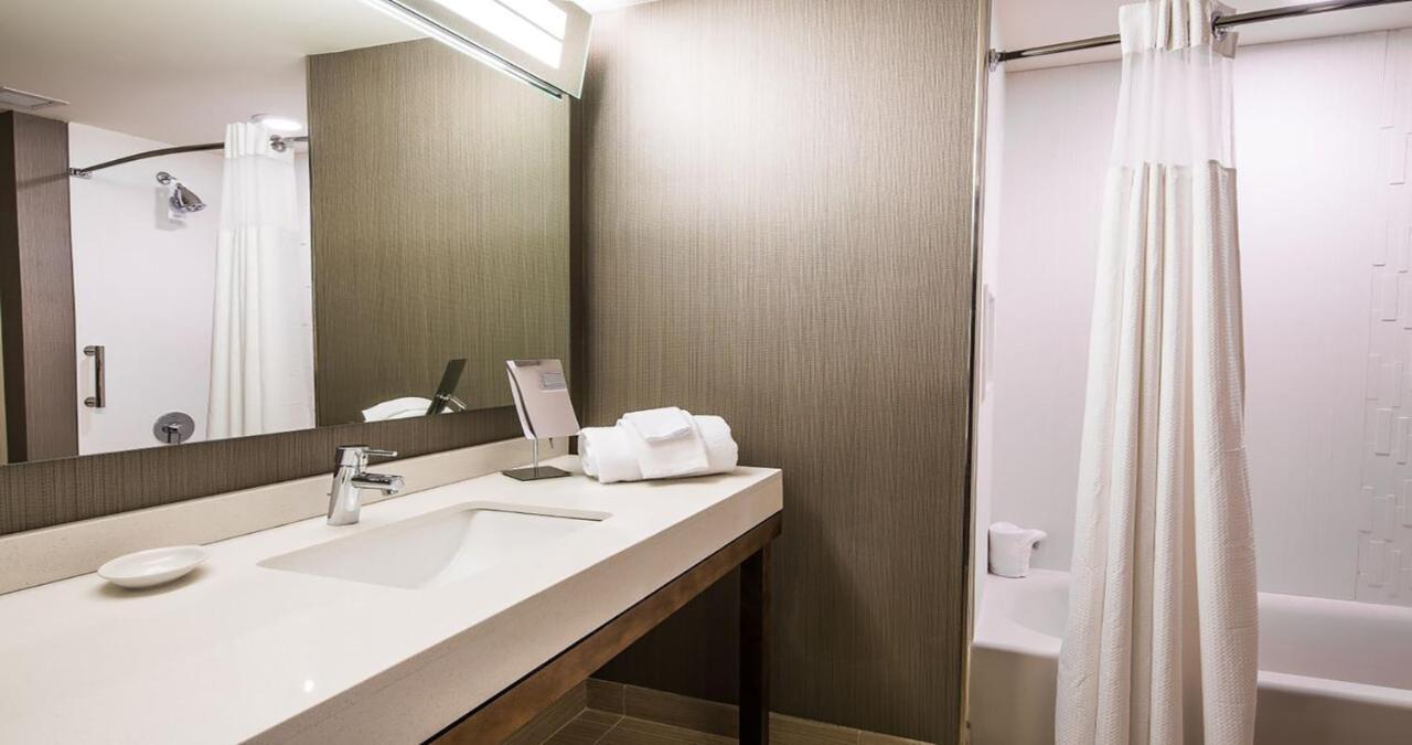 คอร์ตยาร์ด โคลัมเบีย เคซี Hotel Cayce ภายนอก รูปภาพ