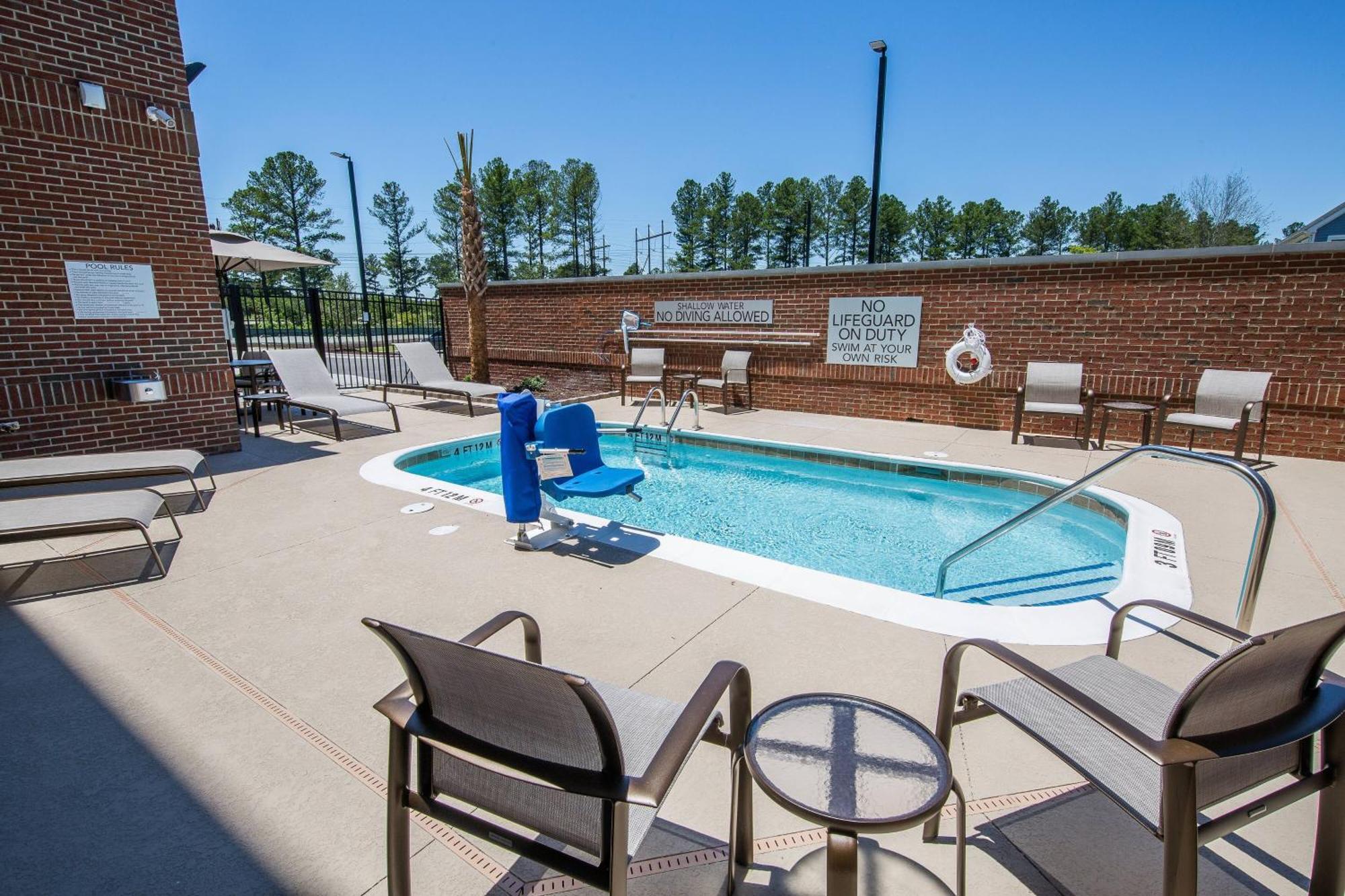 คอร์ตยาร์ด โคลัมเบีย เคซี Hotel Cayce ภายนอก รูปภาพ