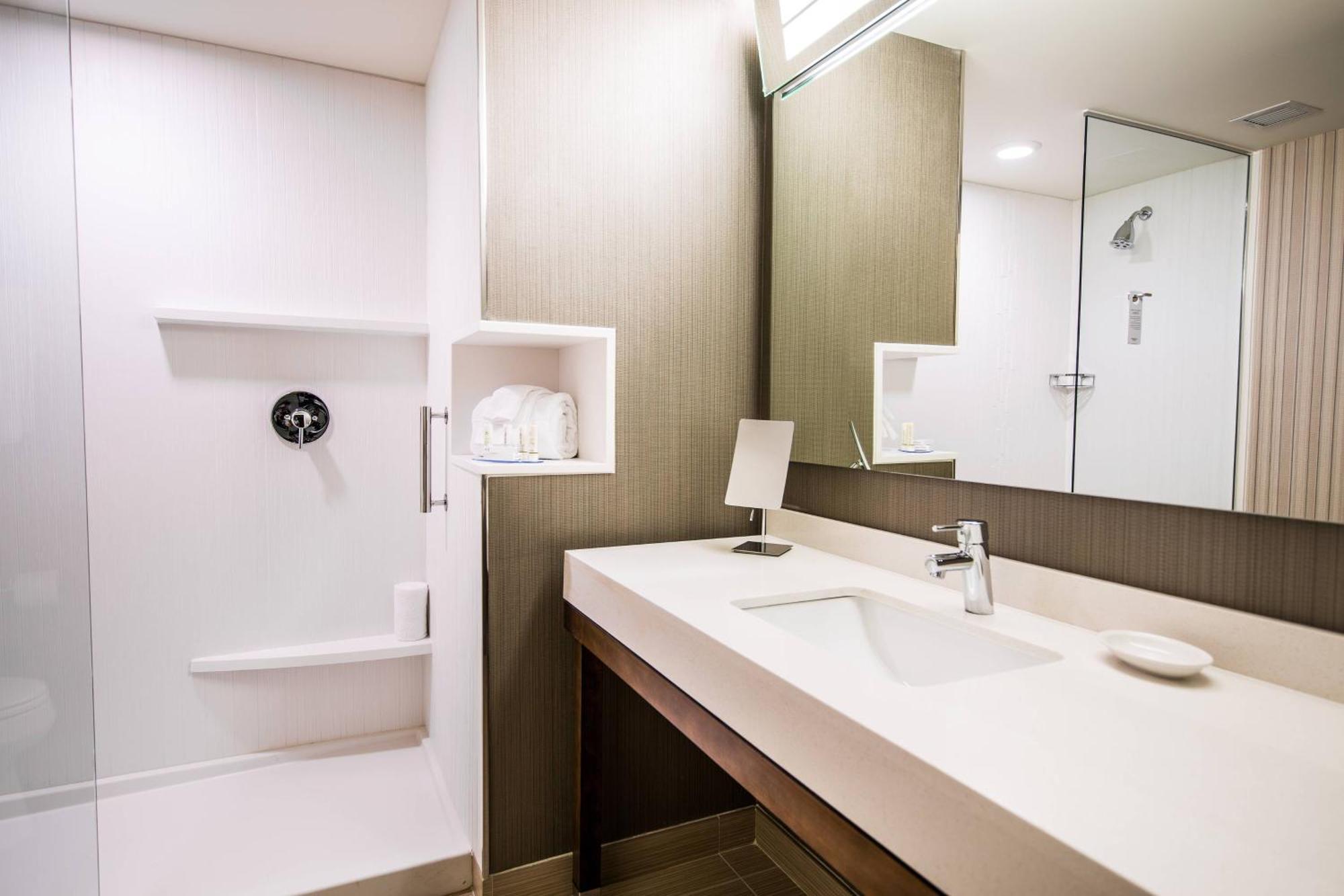 คอร์ตยาร์ด โคลัมเบีย เคซี Hotel Cayce ภายนอก รูปภาพ
