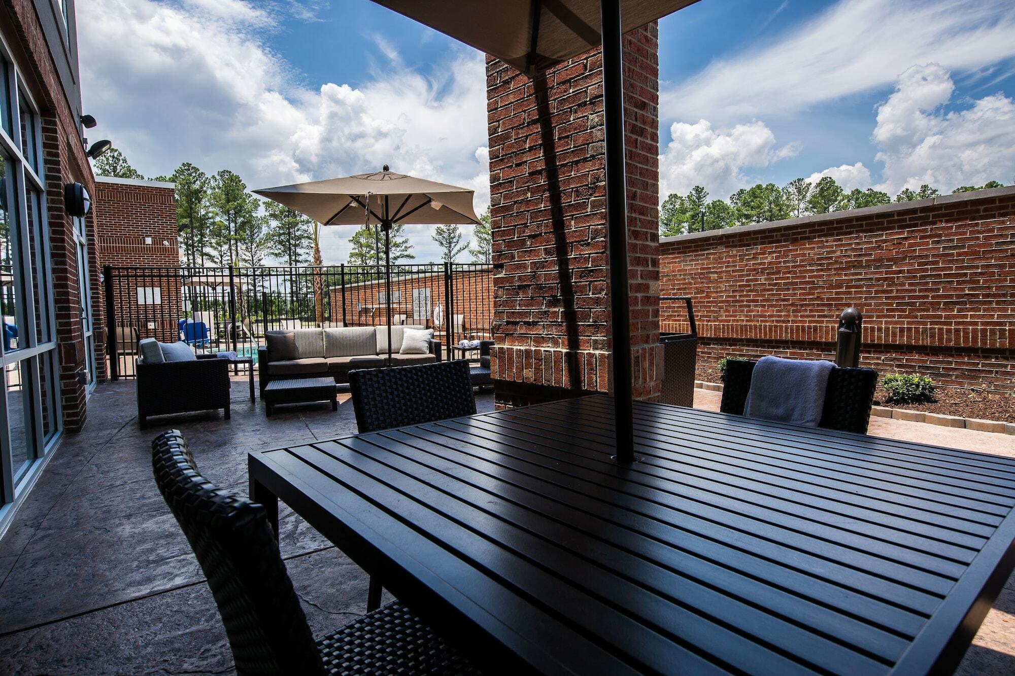 คอร์ตยาร์ด โคลัมเบีย เคซี Hotel Cayce ภายนอก รูปภาพ